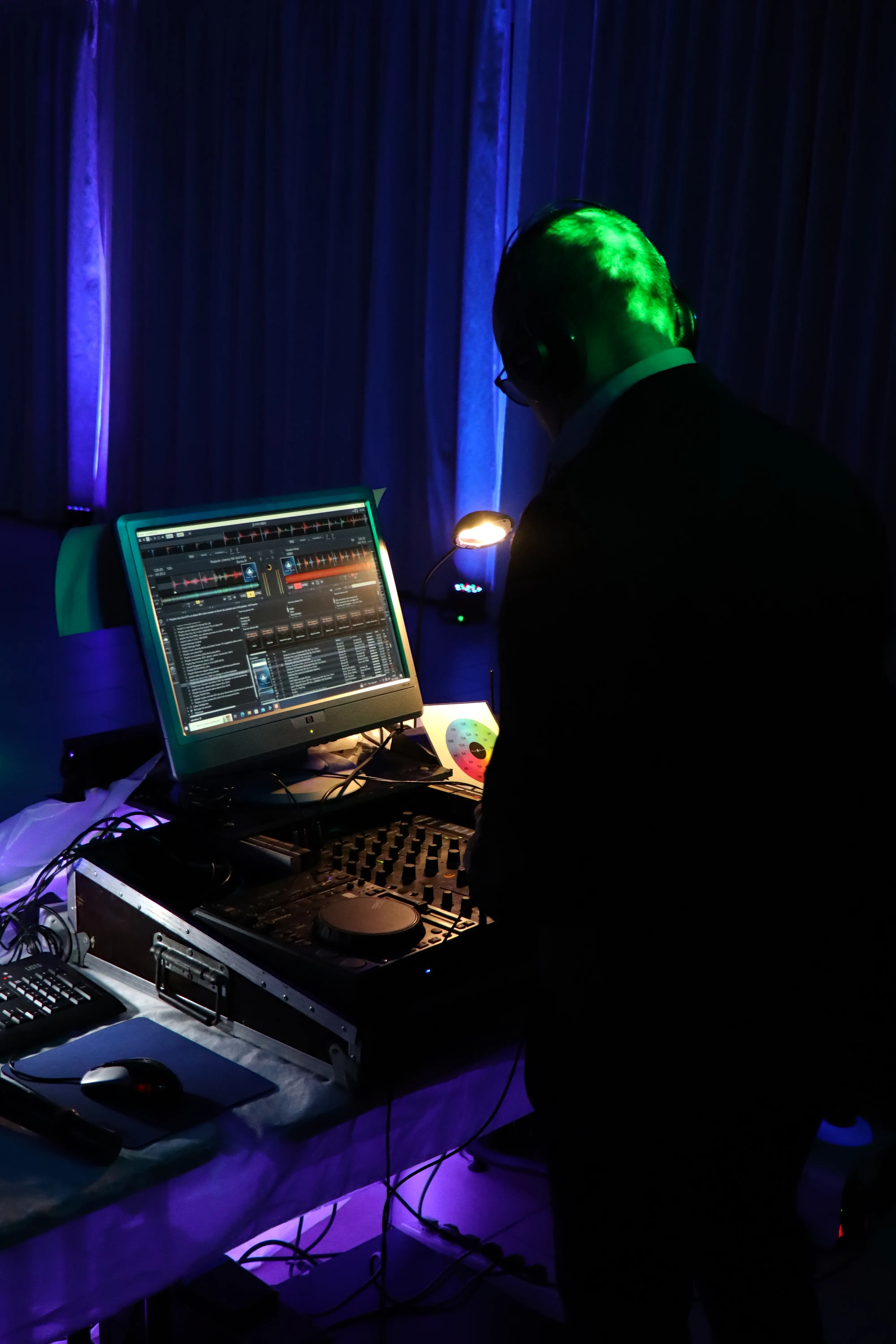 Vue rapprochée de la platine DJ